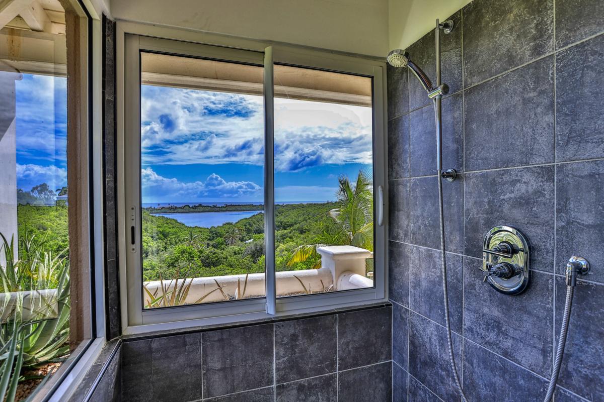 39- Location villa piscine Sea Vous Play Terres Basses Saint Martin_sdb 4